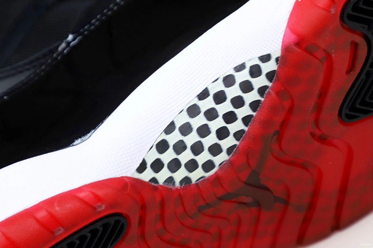 JORDAN 11 AIR 'BRED' 2019 RETRO 0927
